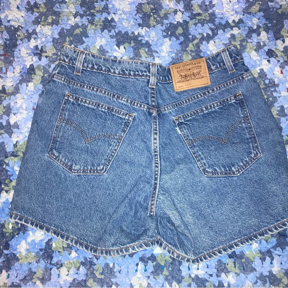 Vinatge Levi’s Jean denim shorts high rise 910 classic fit, like new size 14 - Picture 6 of 7